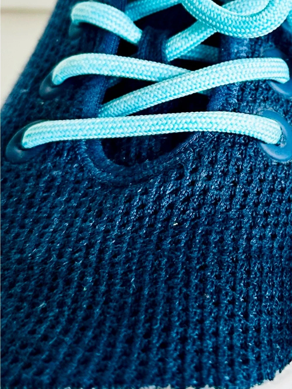 ALLBIRD Women’s Lightweight Woven Navy Sneaker